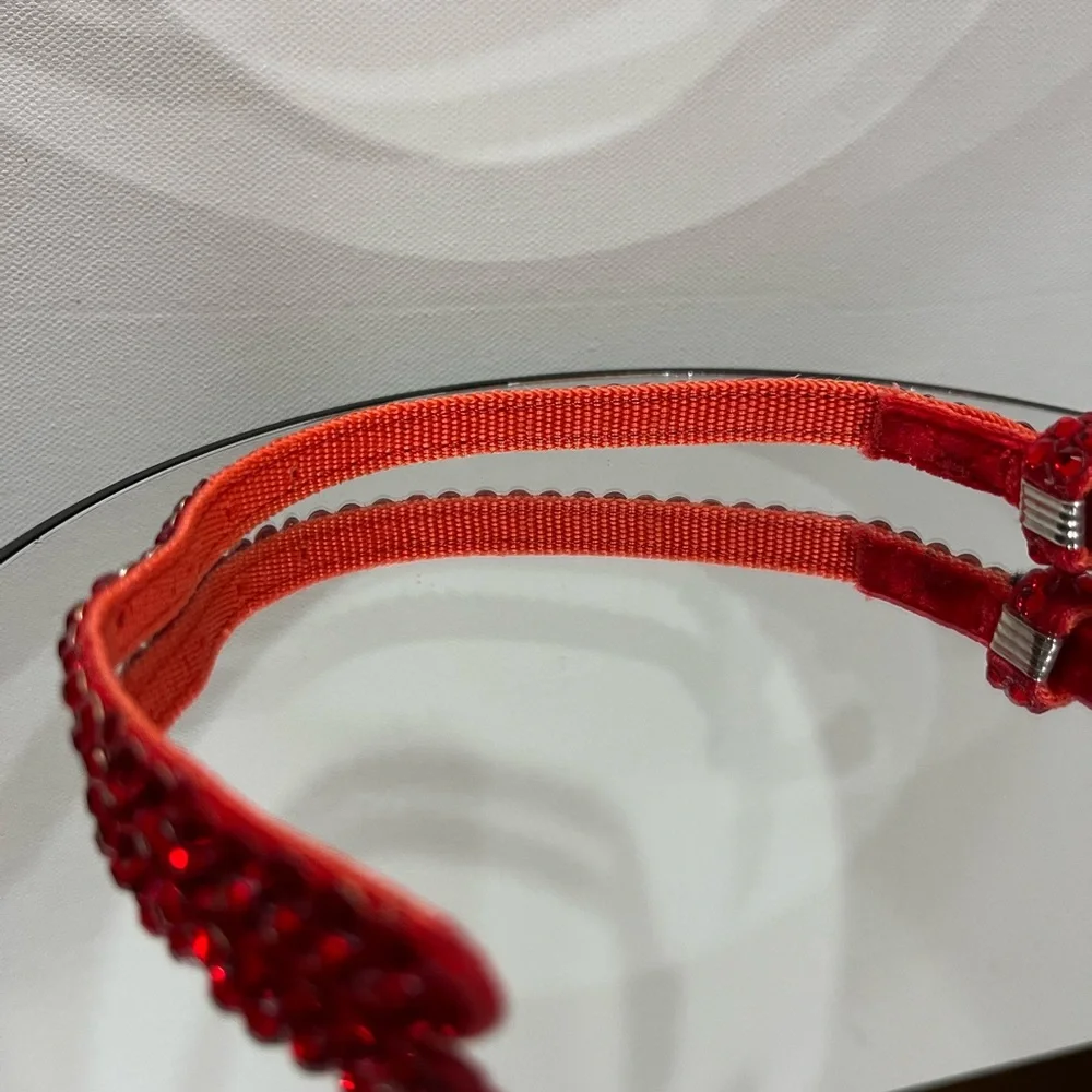 NWOT, Swarovski crystals Little Fabs Red Cat collar w/ box and xtra crystals.